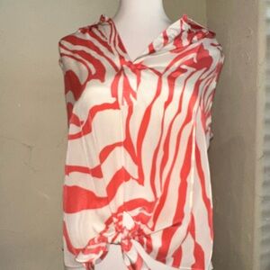Karen Kane Top,Ties at the bottom Size large